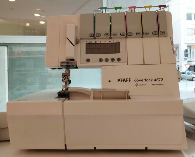 gebrauchte Overlock Pfaff 4872