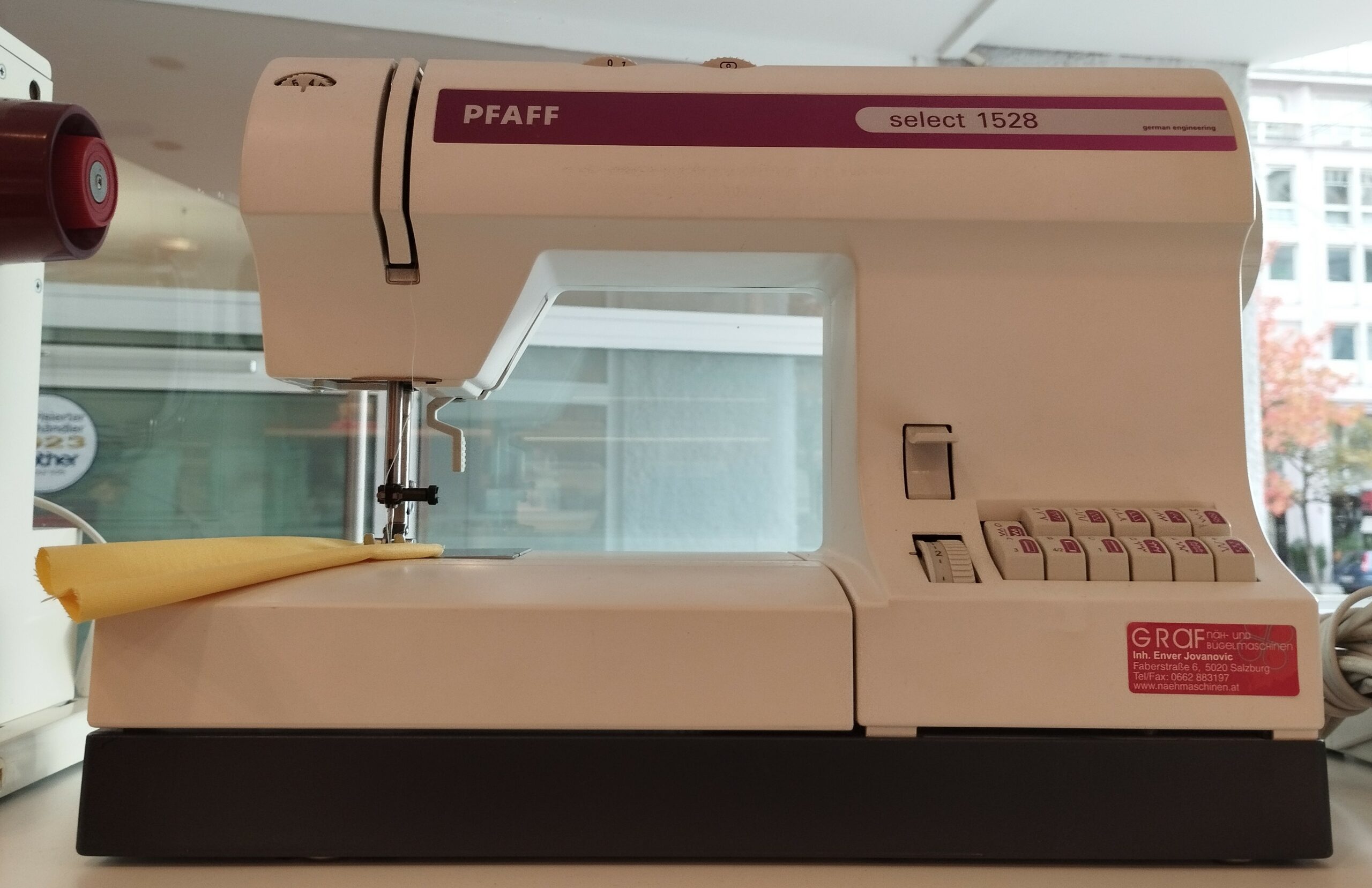 Pfaff select 1528 – Graf Nähmaschinen & Bügelmaschinen